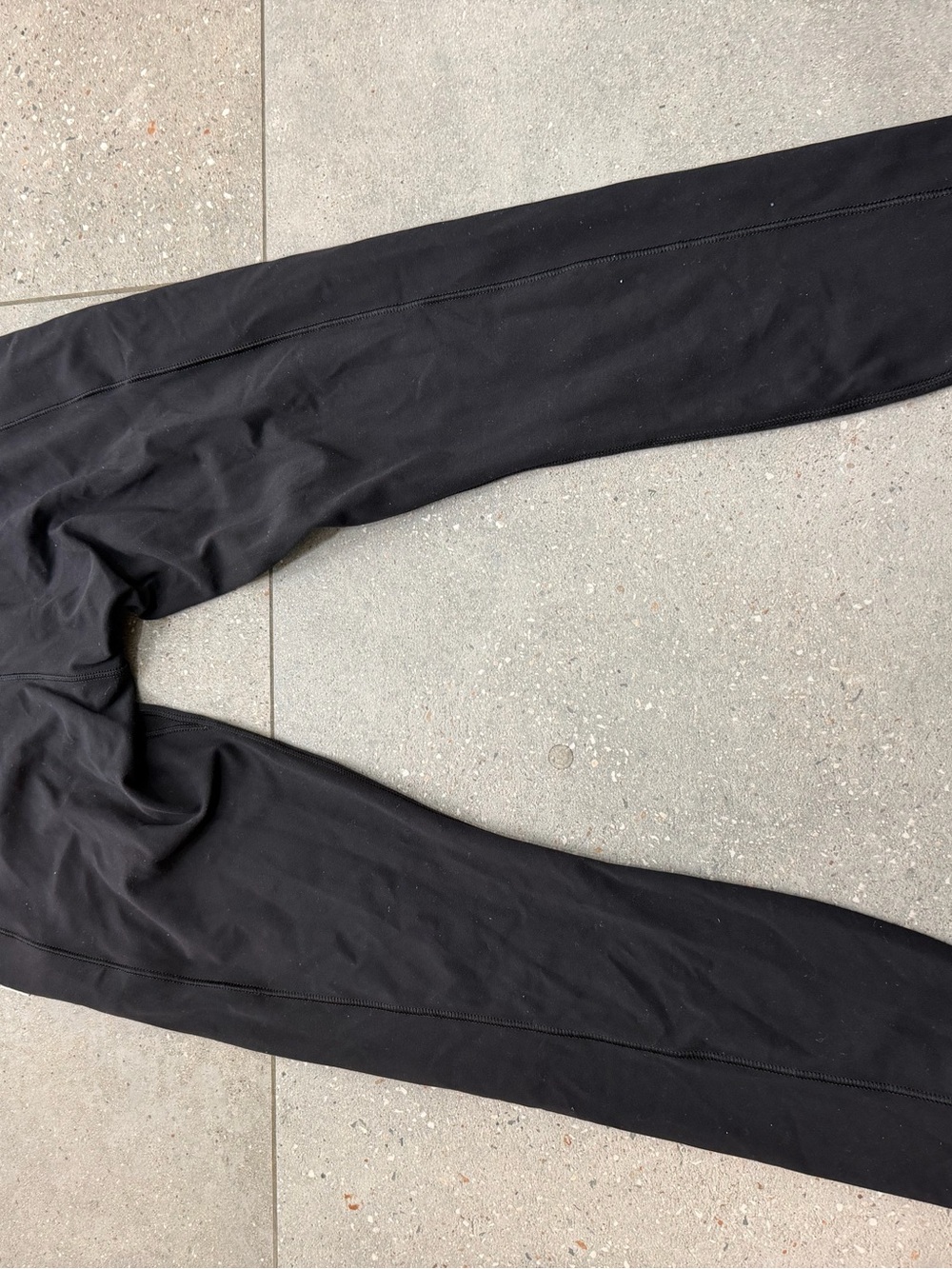 Vuori AllTheForm Legging - Short 22” - Picture 5 of 6